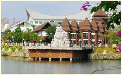 鱼米香伴酸菜鱼米饭