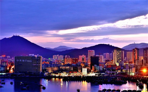 虾炒好了晚上吃可以吗（大虾昨天晚上炒的放了放冰箱早上还能不能吃）